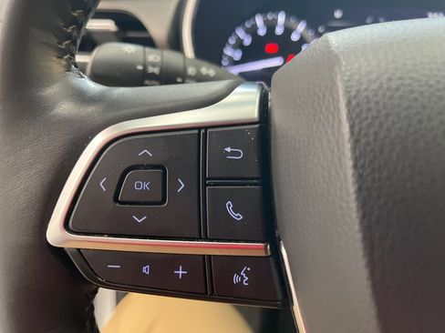 Used 2021 Toyota Highlander Limited image 17