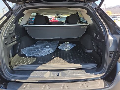 Used 2025 Subaru Outback Premium image 18