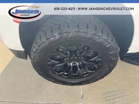 Used 2024 Chevrolet Tahoe RST w/ Luxury Package AWD/4WD image 33