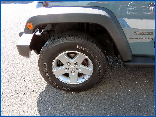 Used 2015 Jeep Wrangler Sport w/ Quick Order Package 24S AWD/4WD image 4