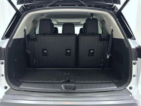 New 2026 Nissan Pathfinder Platinum AWD/4WD image 9