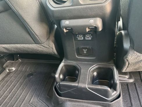 Used 2021 Jeep Wrangler Unlimited Sahara w/ Uconnect 4C Nav & Sound Group AWD/4WD image 37
