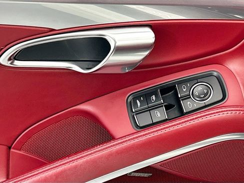 Used 2019 Porsche 911 Cabriolet image 21