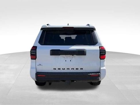 Used 2025 Toyota 4Runner SR5 AWD/4WD image 10