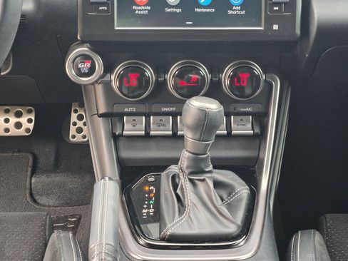 Used 2023 Toyota GR86 Premium RWD image 17