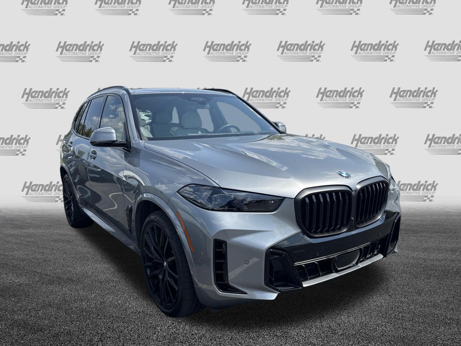 Certified 2024 BMW X5 xDrive40i w/ M Sport Package AWD/4WD image 2