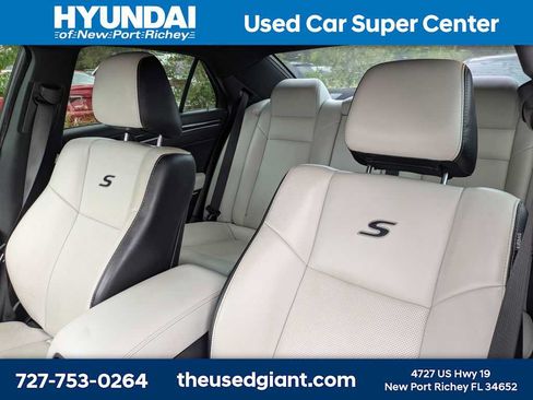 Used 2019 Chrysler 300 S w/ Safetytec Plus Group RWD image 3