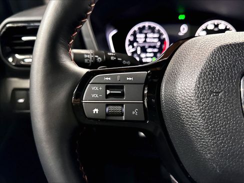 Used 2025 Honda Pilot TrailSport image 19