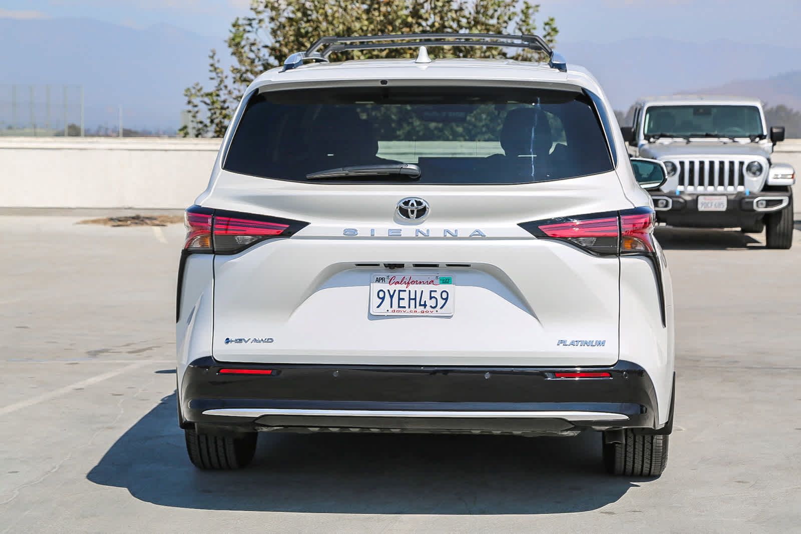 Used 2026 Toyota Sienna Platinum AWD/4WD image 6