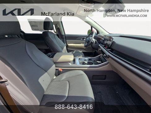 New 2026 Kia Carnival EX image 17