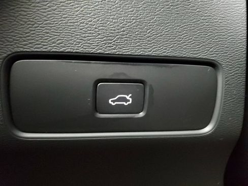 Certified 2023 Volvo XC40 Recharge Ultimate w/ Protection Package Premier AWD/4WD image 36