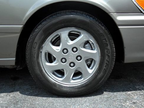 Used 2001 Toyota Camry XLE image 22