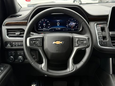 Used 2023 Chevrolet Suburban Premier AWD/4WD image 29