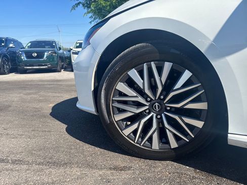 Used 2024 Nissan Altima 2.5 SV image 29
