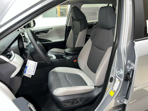 New 2025 Toyota RAV4 XLE w/ Convenience Package image 14
