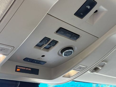 Used 2015 Chevrolet Suburban LTZ image 46