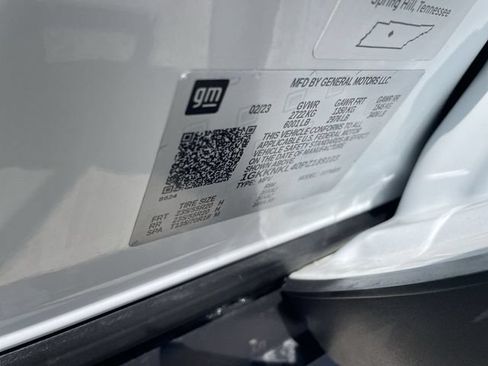 Used 2023 GMC Acadia SLE w/ Driver Convenience Package FWD image 33