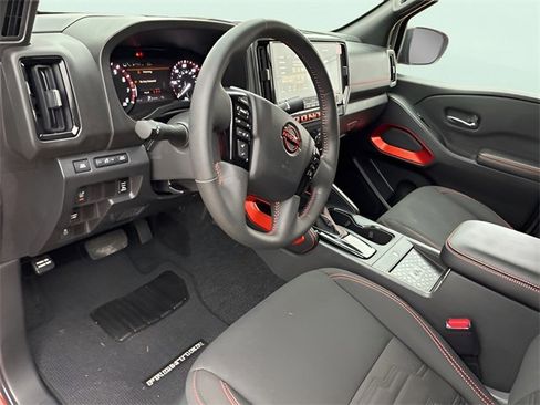 Used 2025 Nissan Frontier Pro-X w/ Pro Convenience Package image 19