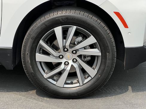 Used 2024 Chevrolet Equinox Premier AWD/4WD image 16