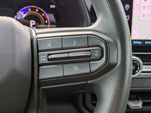 Certified 2024 Chevrolet Colorado Trail Boss w/ Technology Package image 27