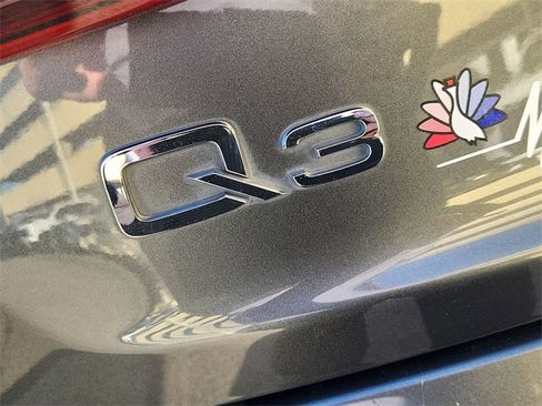 Used 2018 Audi Q3 2.0T Premium w/ Convenience Package image 31