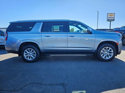 Used 2024 Chevrolet Suburban Premier AWD/4WD image 2