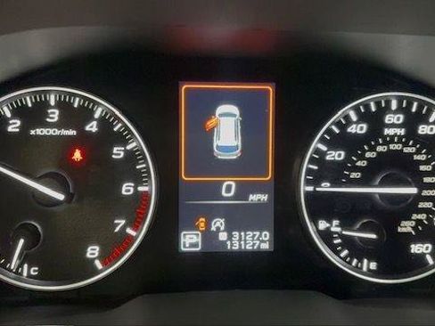 Used 2025 Subaru Outback Premium AWD/4WD image 14