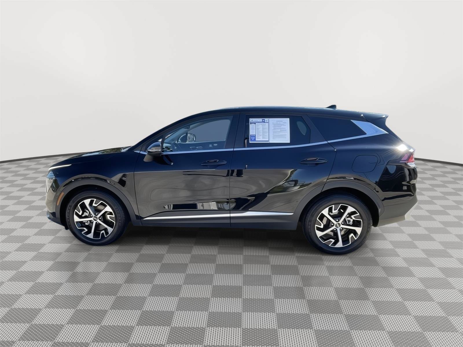 Used 2025 Kia Sportage EX FWD image 9