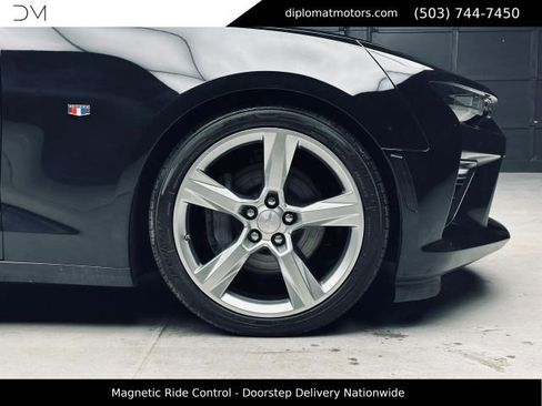 Used 2018 Chevrolet Camaro SS RWD image 41