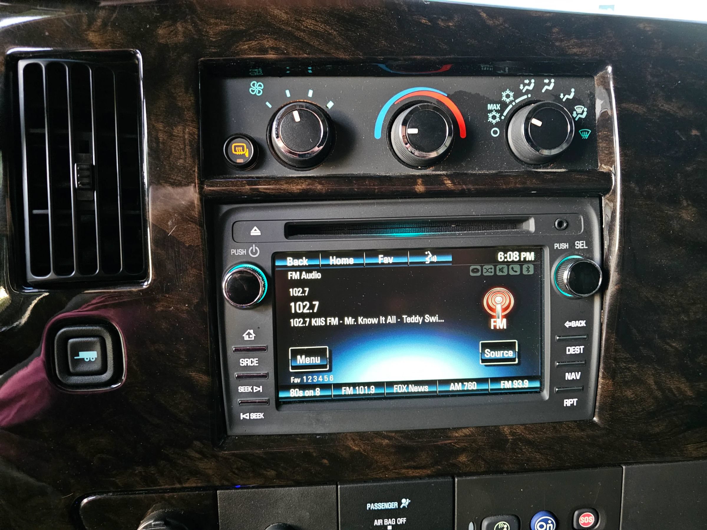 Used 2016 Chevrolet Express 2500 RWD image 12