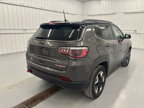 Used 2017 Jeep Compass Trailhawk w/ Leather Interior Group AWD/4WD image 6