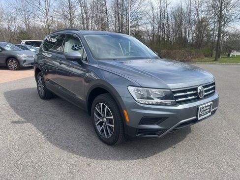 Used 2019 Volkswagen Tiguan SE w/ Panoramic Sunroof Package image 5