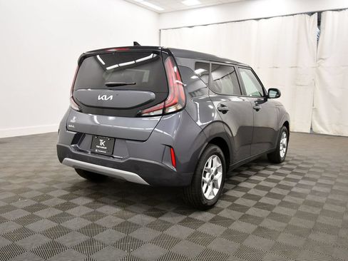 Certified 2025 Kia Soul LX w/ LX Technology Package FWD image 8