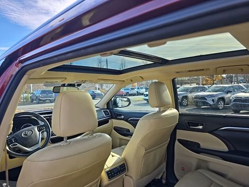 Used 2016 Toyota Highlander Limited Platinum image 13