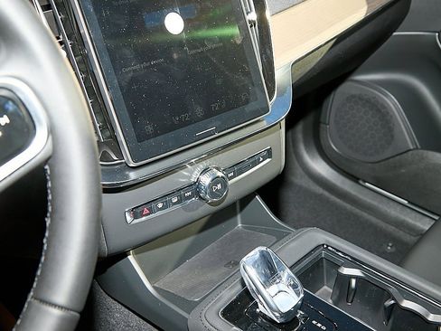 New 2026 Volvo XC90 B6 Plus w/ Protection Package image 14