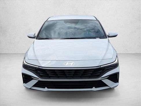 Certified 2026 Hyundai Elantra SE w/ Cargo Package FWD image 2
