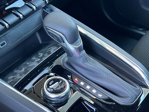 New 2025 GMC Canyon Elevation w/ Convenience Package image 18