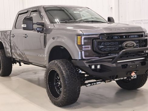 Certified 2021 Ford F250 Lariat image 3