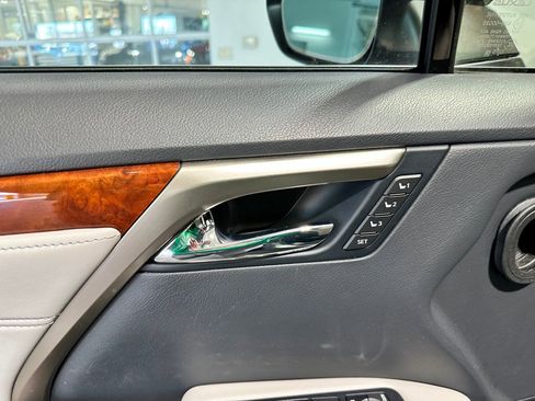 Used 2019 Lexus RX 350L w/ Premium Package image 12