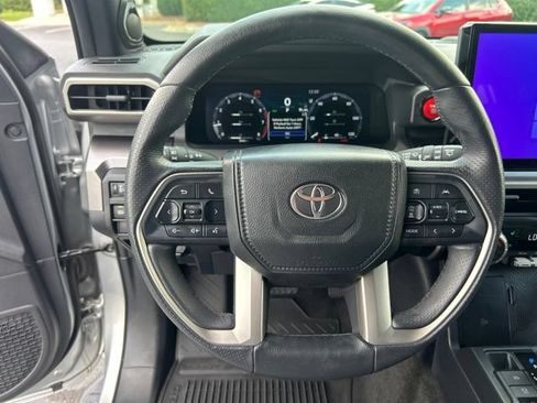 Used 2025 Toyota 4Runner TRD Off-Road Premium AWD/4WD image 19