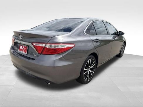 Used 2016 Toyota Camry SE FWD image 5