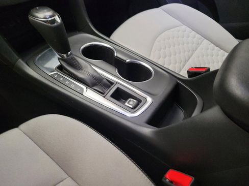 Used 2021 Chevrolet Equinox LS w/ LS Convenience Package image 26