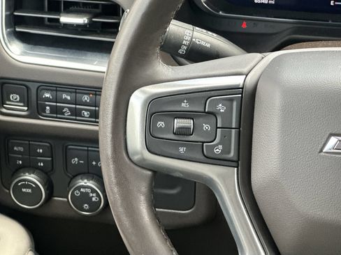 Used 2022 Chevrolet Tahoe Z71 w/ Luxury Package AWD/4WD image 20