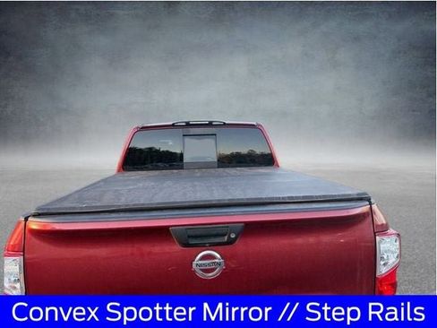 Used 2017 Nissan Titan SV image 8