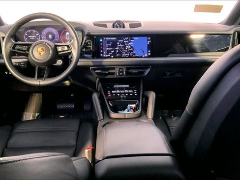 Used 2024 Porsche Cayenne Coupe image 14