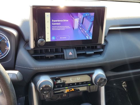 Certified 2025 Toyota RAV4 LE image 15