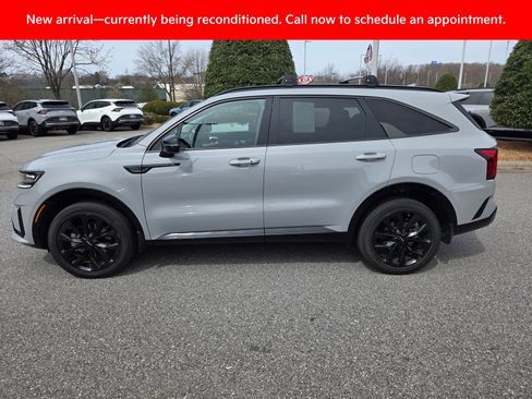 Certified 2023 Kia Sorento SX image 2