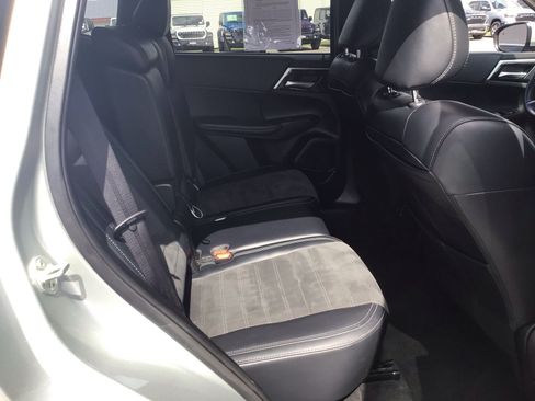 Used 2024 Mitsubishi Outlander SE Black Edition AWD/4WD image 29