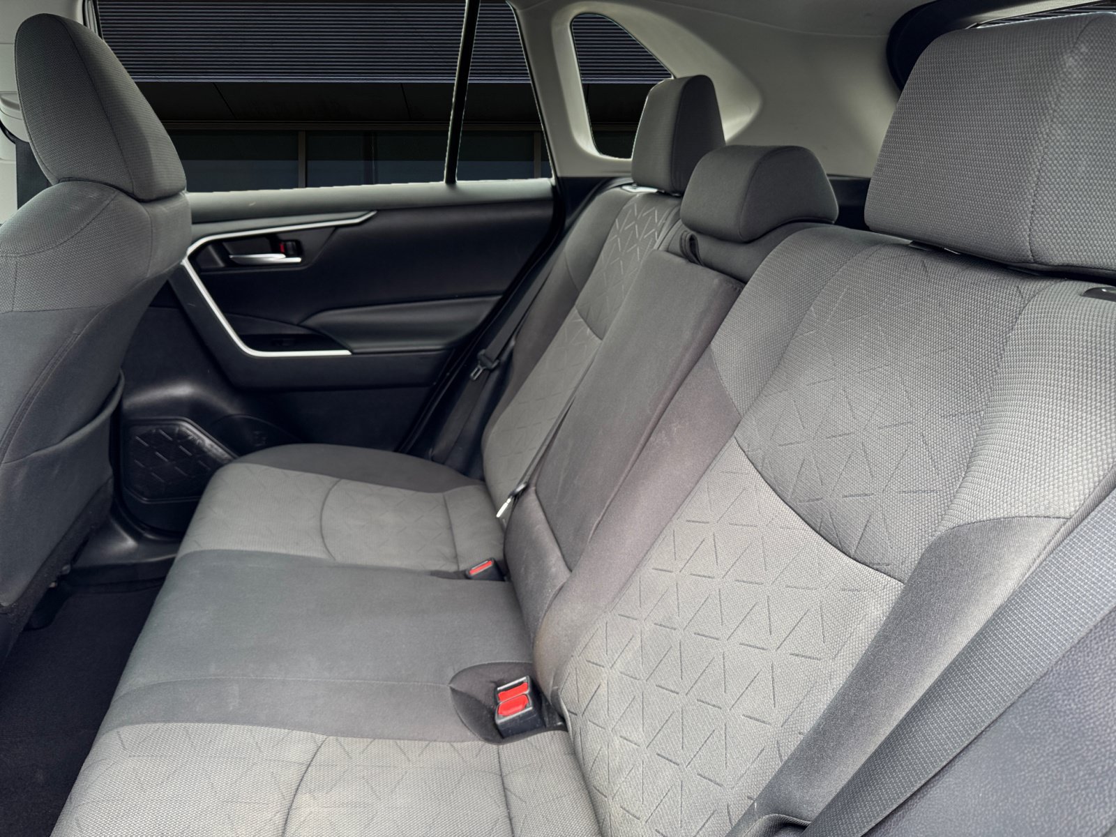 Used 2021 Toyota RAV4 XLE FWD image 14