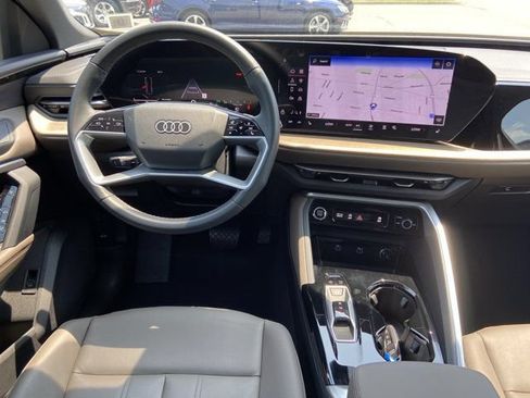 Used 2025 Audi Q5 Premium w/ Convenience Package AWD/4WD image 14